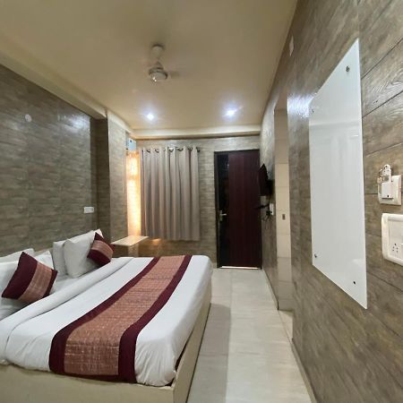 Hotel Red Chilly New Delhi Extérieur photo